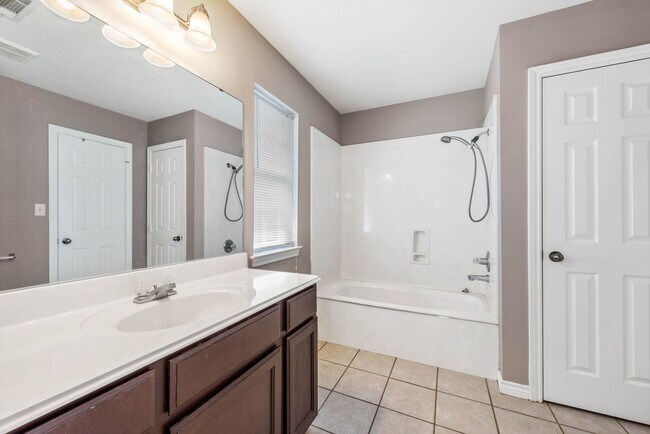 Building Photo - AUGUST PRE-LEASE! Incredible 4 Bed 3 Bath ...