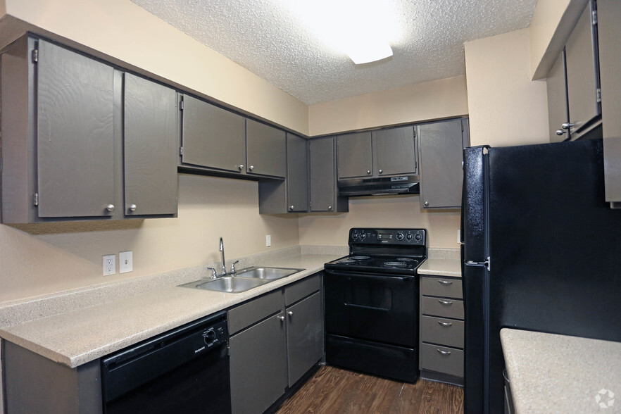 1BD/1Bath - Ashton Park