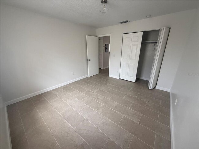 Building Photo - 7517 Lakeshore Dr