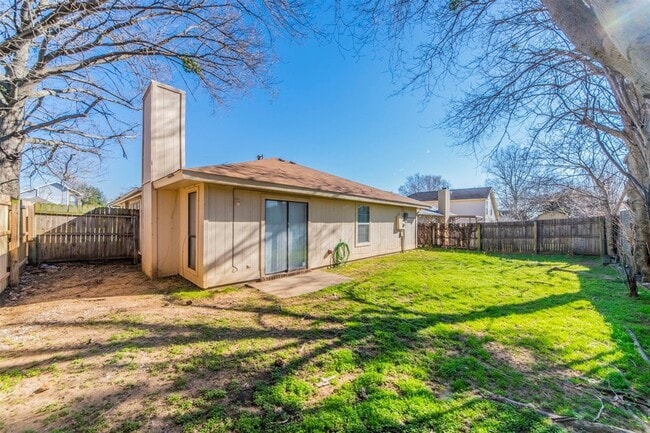 Building Photo - 7512 Down Hill Dr