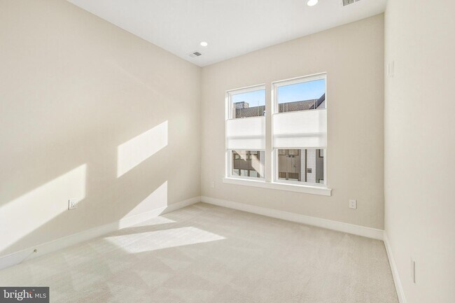 Building Photo - 23651 Havelock Walk Ter