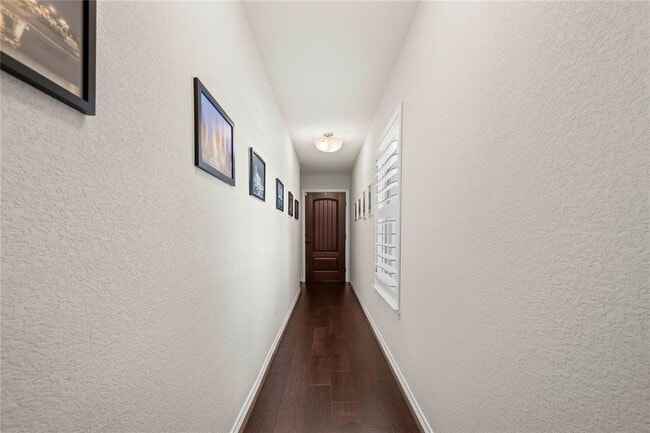 Building Photo - 1201 Highknoll Ln