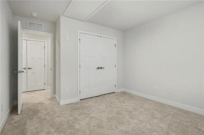 Building Photo - 136 Salt Lk Ln