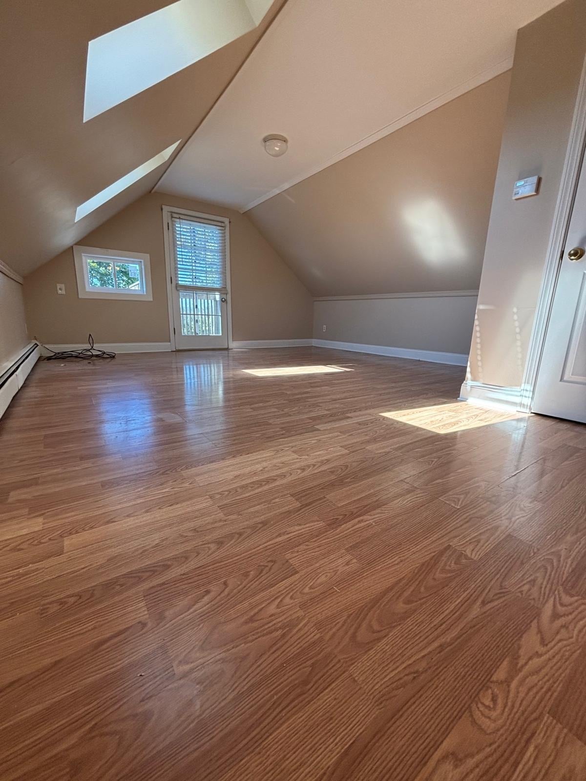 ROOM 2 - 54 Hamburg Ave