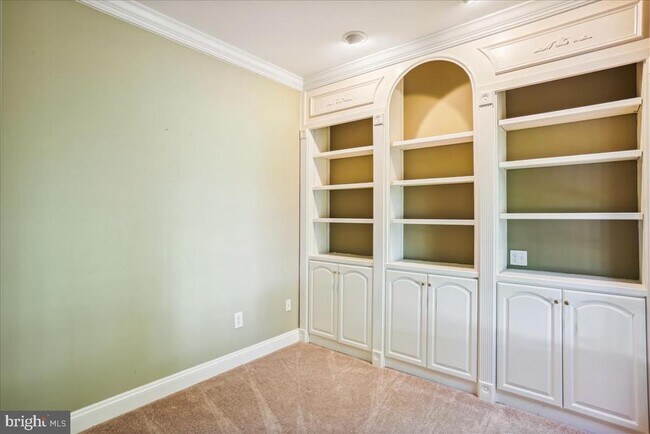 Building Photo - 8931 Falls Farm Dr