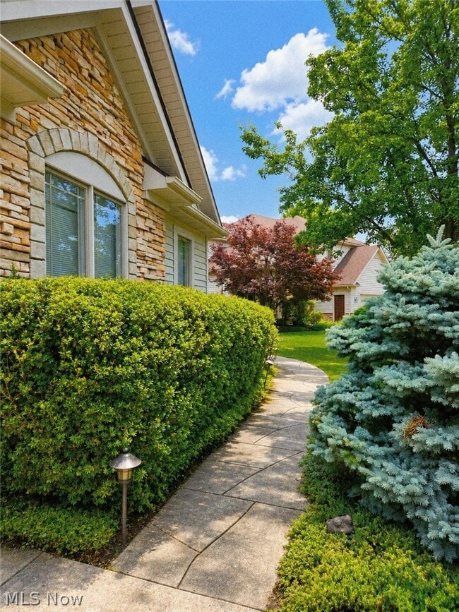Building Photo - 39710 Alsace Ct