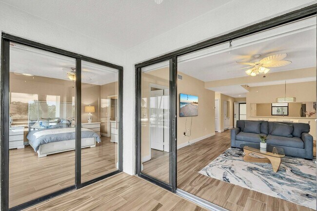 Building Photo - 827 Oak Harbour Dr