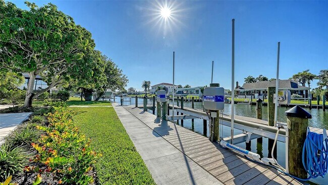 Building Photo - 690 Old Compass Rd