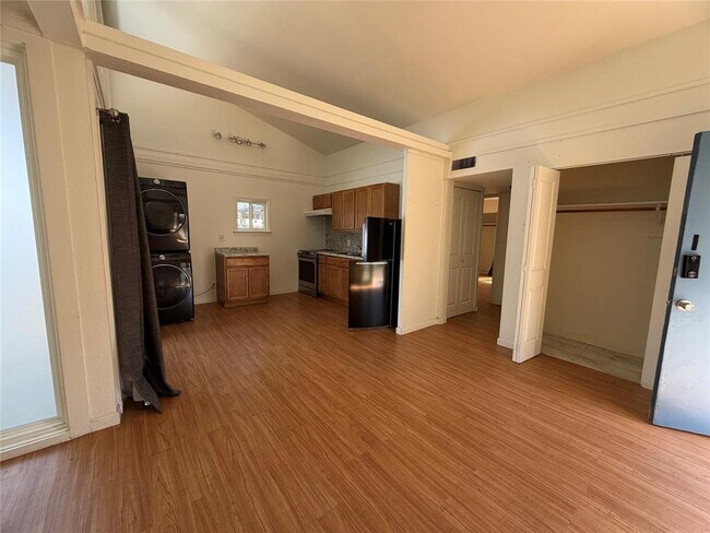 Building Photo - 1505 Robert Weaver Ave