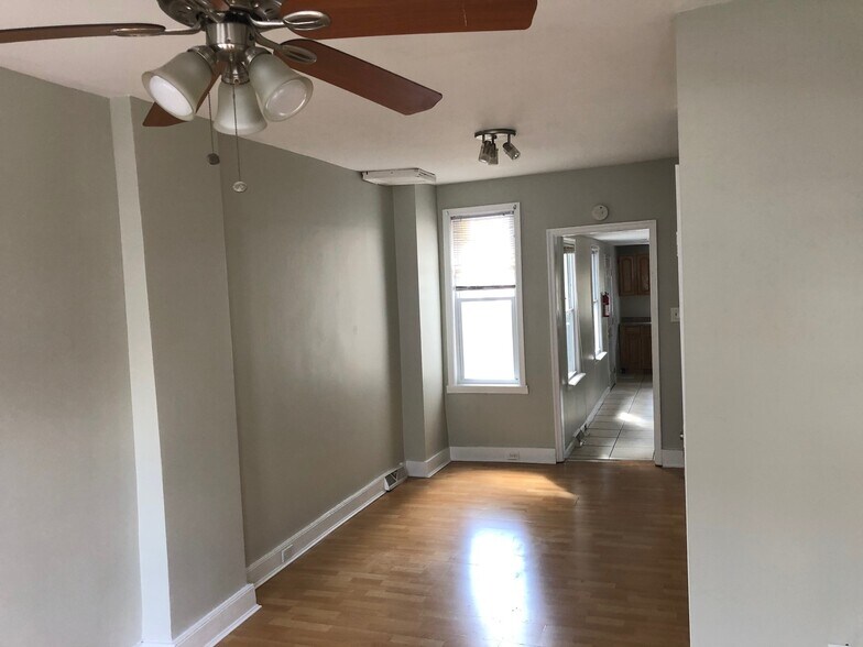 Building Photo - 520 S 14th St