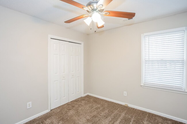 Building Photo - 2328 Torrington Ln