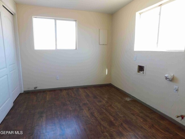 Building Photo - 7625 Hacienda Ave