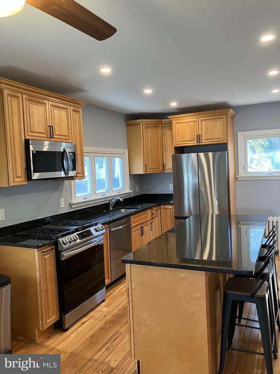 Building Photo - 2626 Belmont Ave