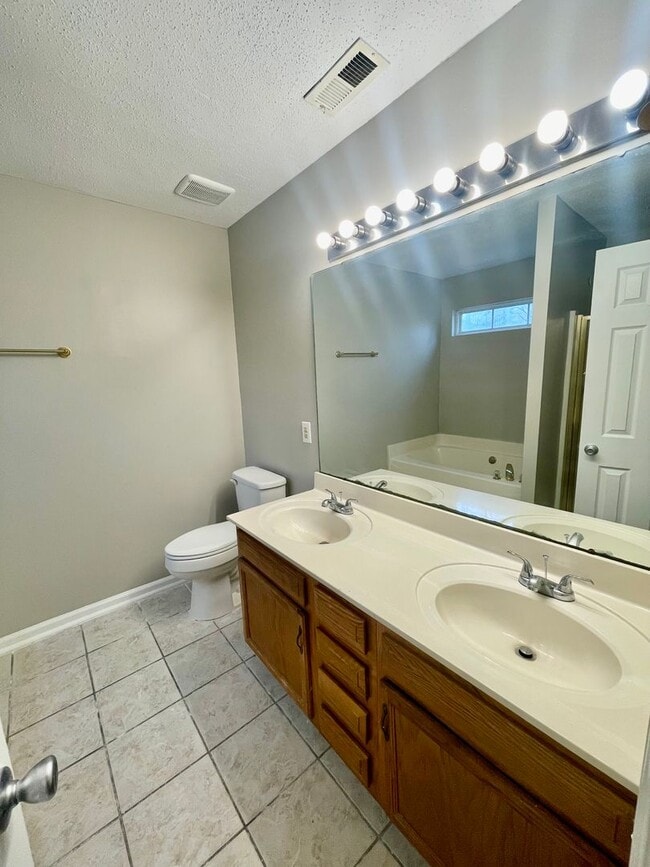 Building Photo - 6019 Double Rein Rd