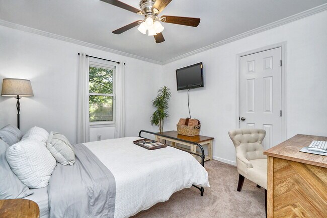 Building Photo - 3434 Castlebury Dr