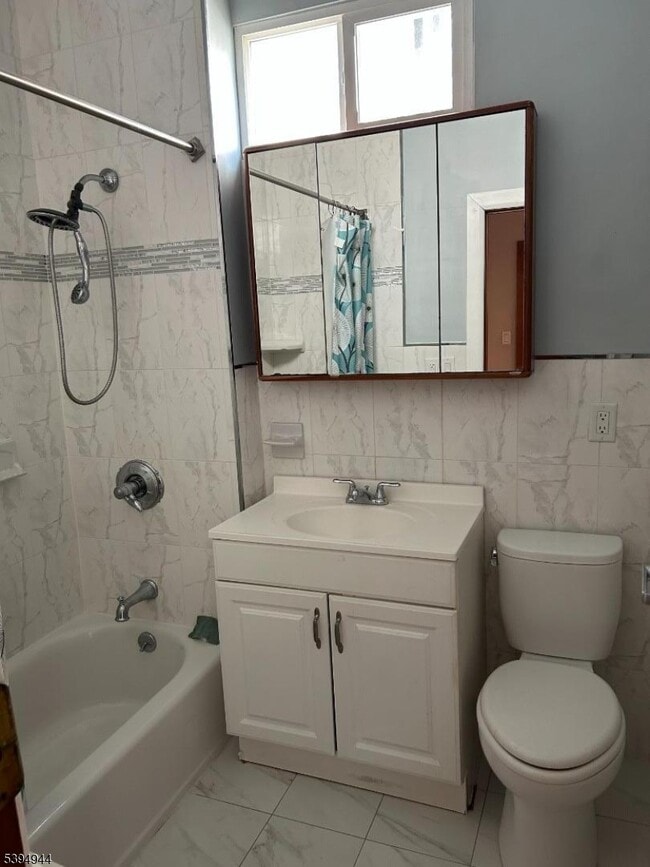 Building Photo - 192 Kearny Ave