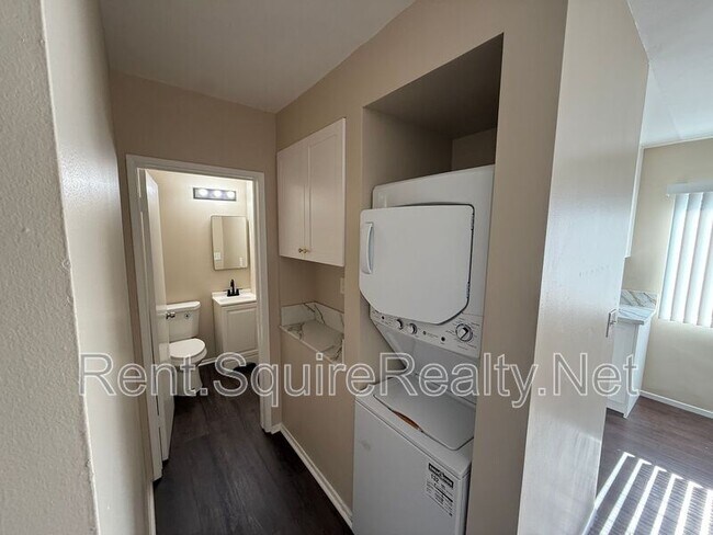 Building Photo - 256 Euclid Pl