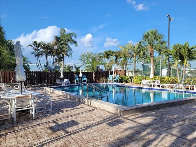 Building Photo - 14521 Catalina Cir