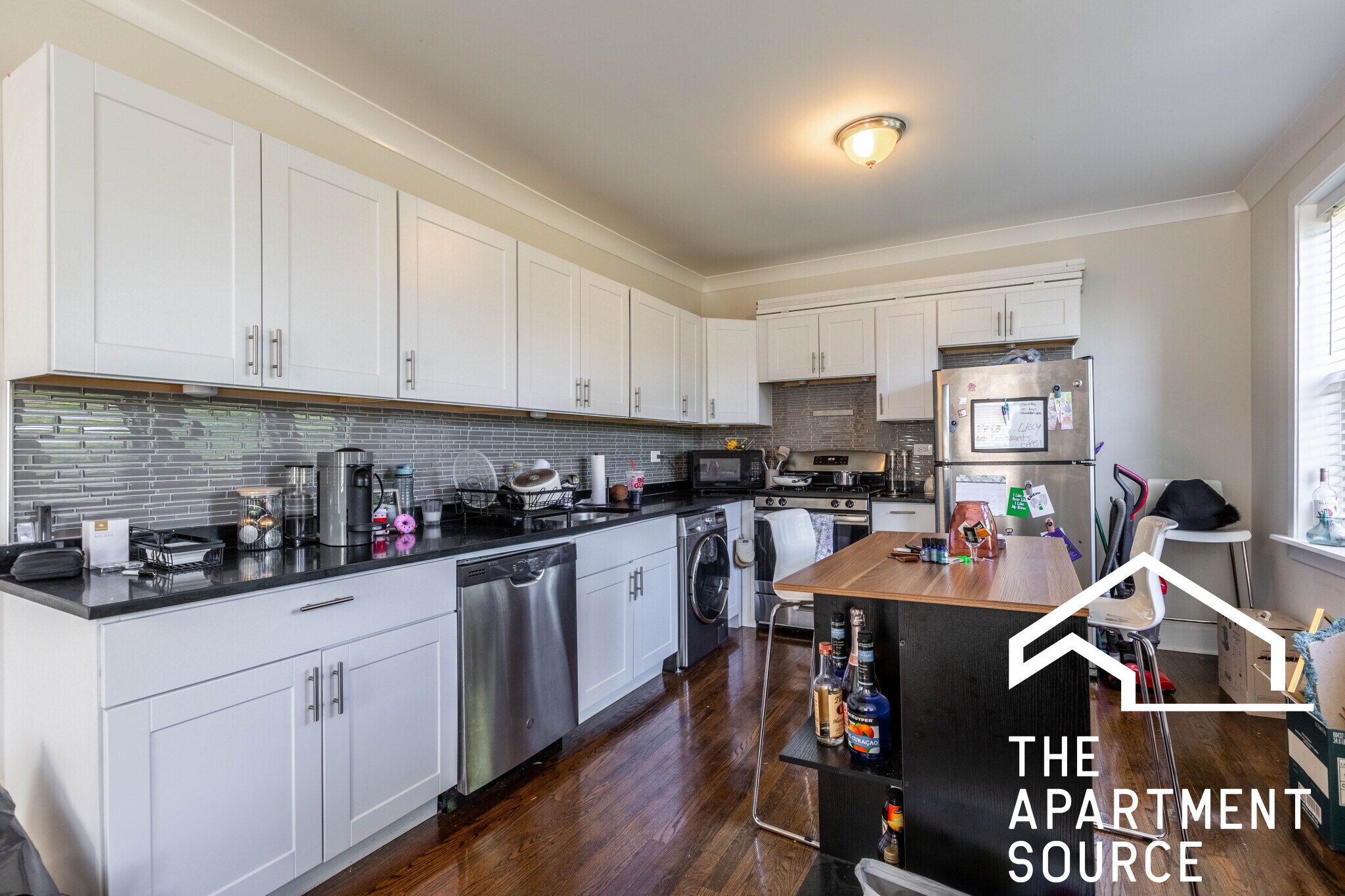 Building Photo - 839 W Cornelia Ave