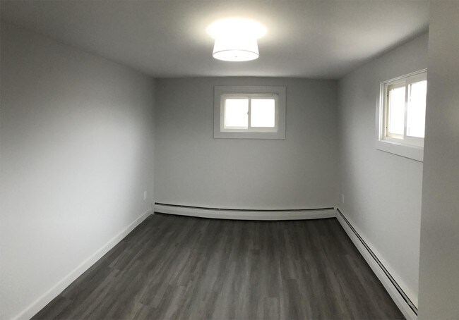 Building Photo - 501 Lake Terrace