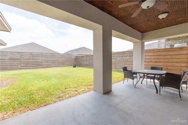 Building Photo - 5717 Oriole Ave
