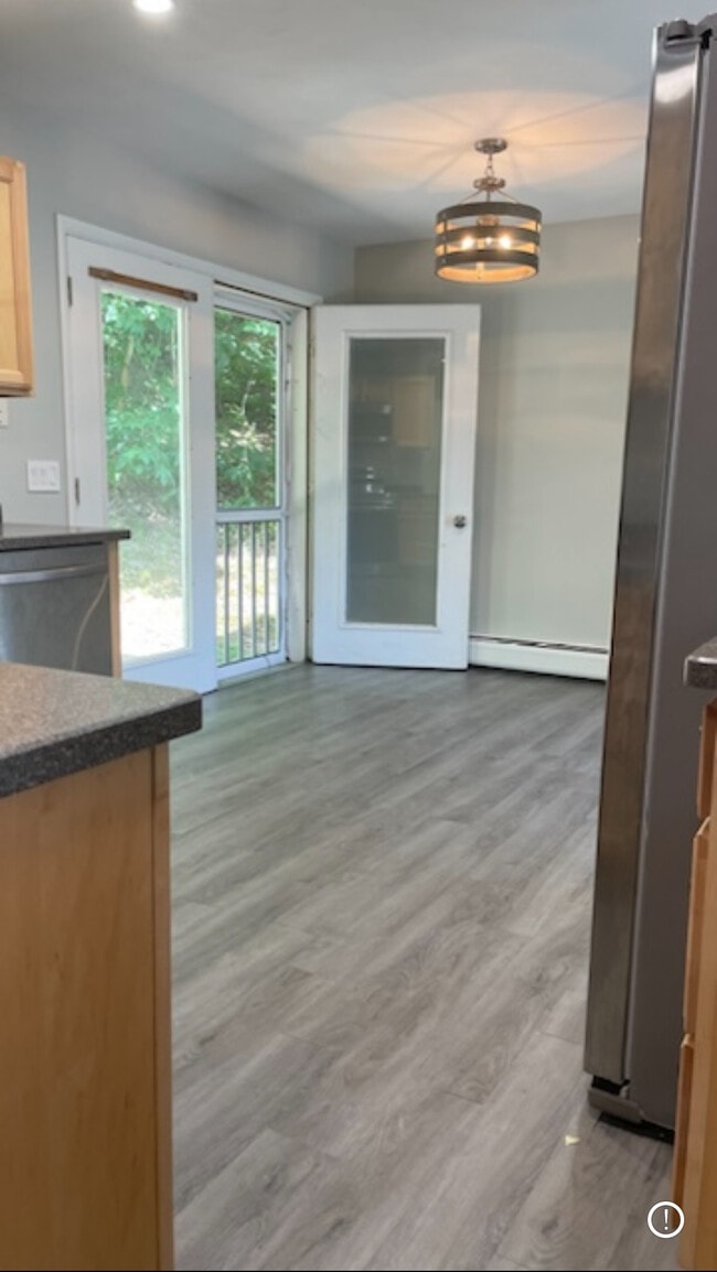 Building Photo - 223 Rundall Plz