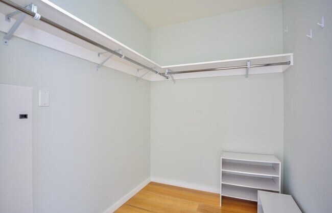 Building Photo - 1705-1725 Ocean Ave