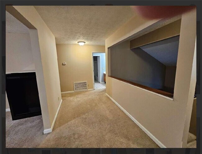 Building Photo - 2539 Oakridge Pl