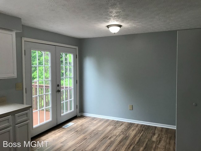 Building Photo - 3 br, 1.5 bath House - 6970 Endsleigh Dr.