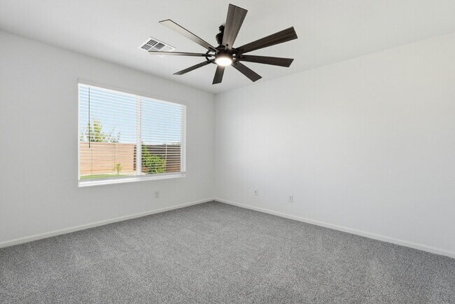 Building Photo - 12168 E Sunflower Ln