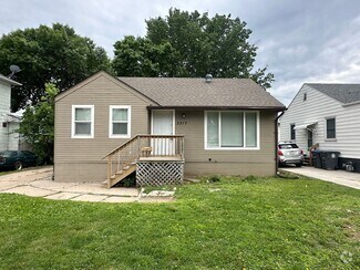 Building Photo - 2-bedroom house available now