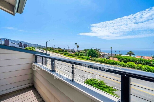 Building Photo - 420 Palos Verdes Blvd