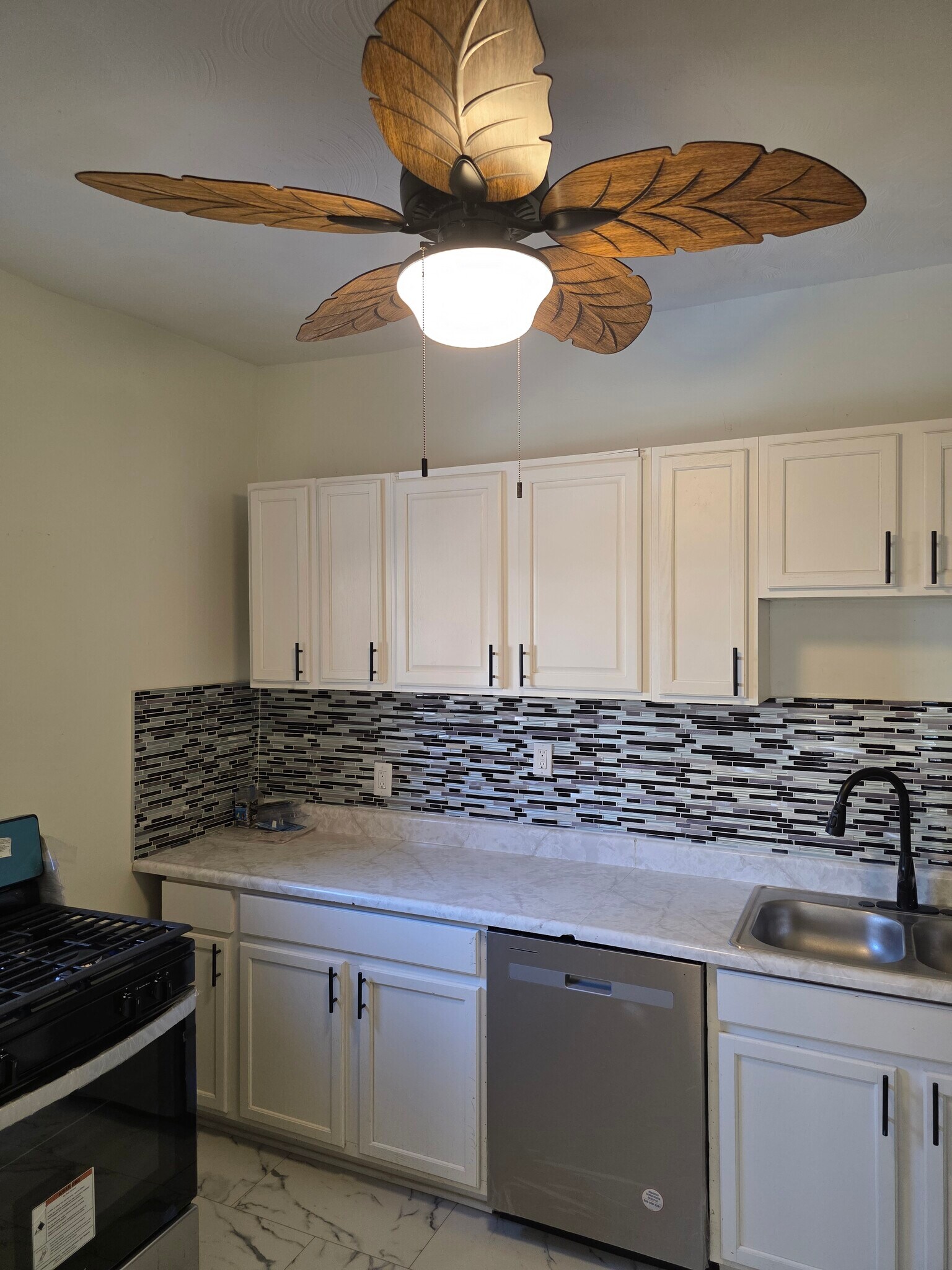 Building Photo - 727 Hill Ave