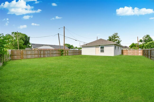 Building Photo - 2802 Bringhurst St