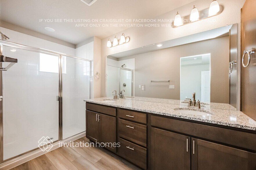 Building Photo - 13573 Arriba Dr