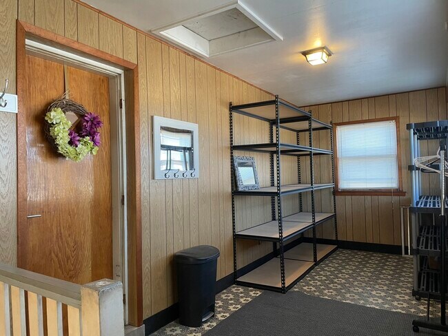 Building Photo - 5736 W Gunnison St