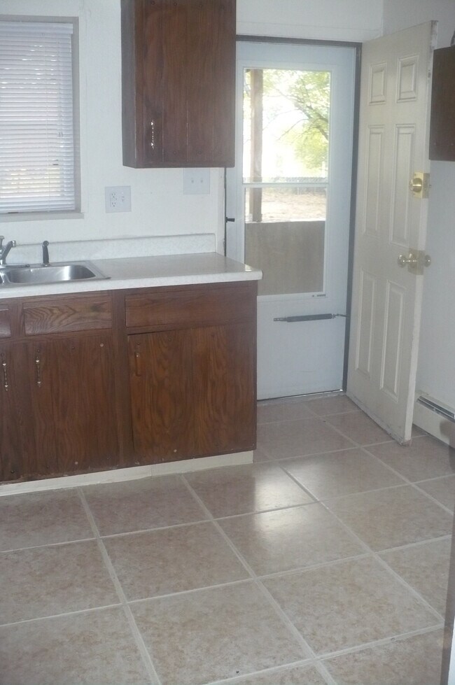 Building Photo - 4715 Scenic Cir