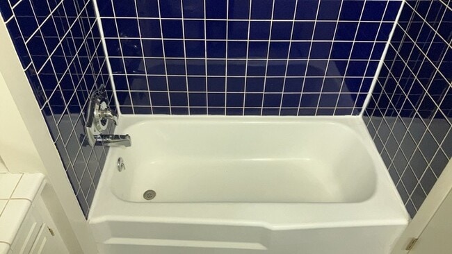 Building Photo - 970 W Alkaline Springs Rd