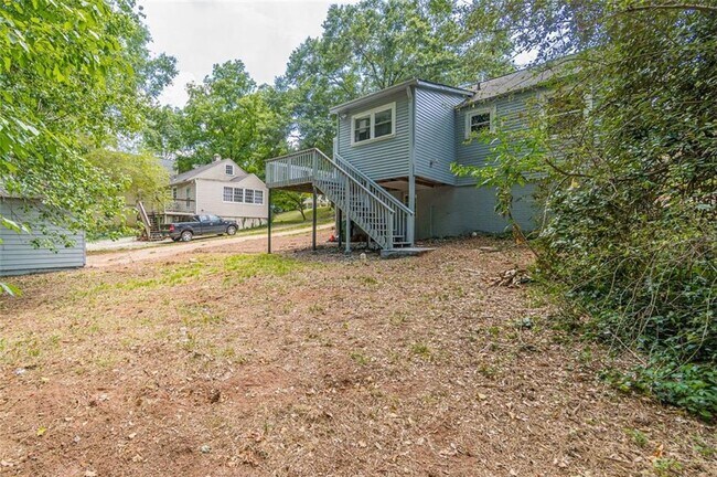 Building Photo - 1226 Thomas Rd