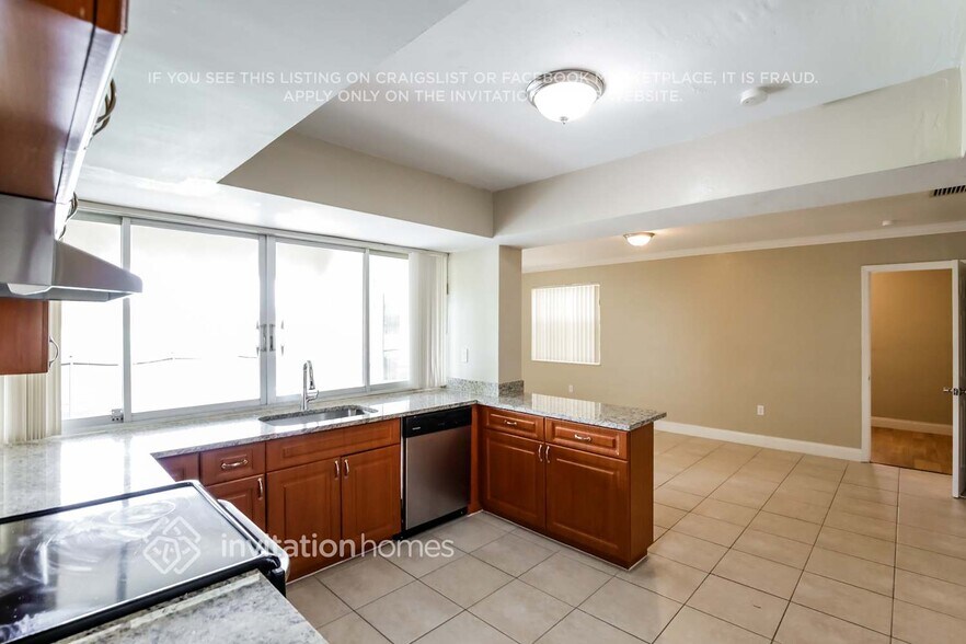 Building Photo - 8950 SW 53rd St