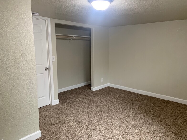 Building Photo - 1311 S 3rd Ave