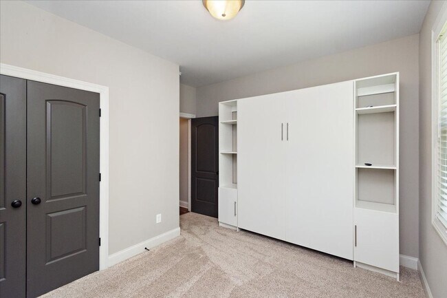 Building Photo - READY FOR SHOWINGS! 4BR Home in Blackman School district