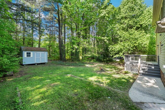 Building Photo - Adorable 3 BD/2.5 BA Hillsborough Home!