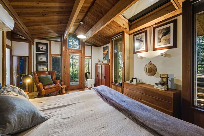 Building Photo - 22000 Timber Cove Rd