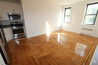 Building Photo - 1 bedroom in Sunnyside NY 11104