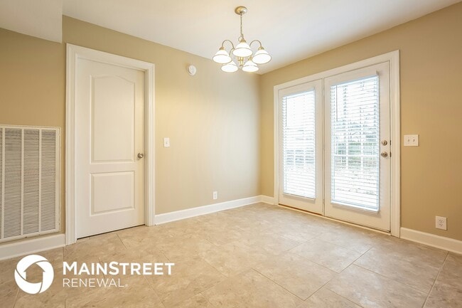 Building Photo - 915 Lavergne Ln