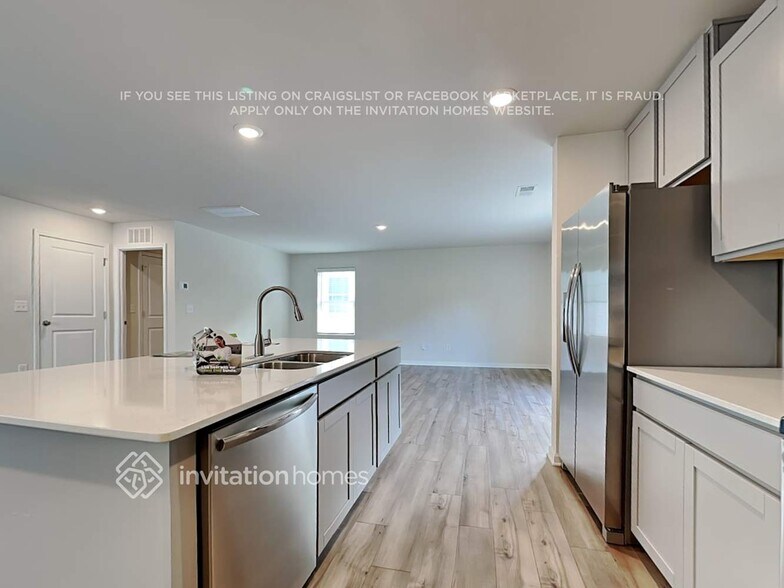 Building Photo - 7300 Olive Coast St