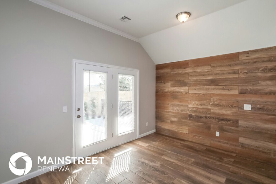 Building Photo - 17304 Hardwood Pl