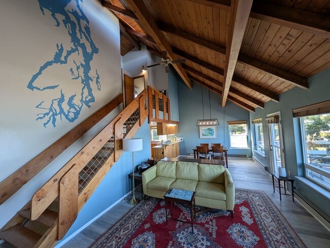 Building Photo - A Luxury Beachfront Lodge Awaits! For Rent...