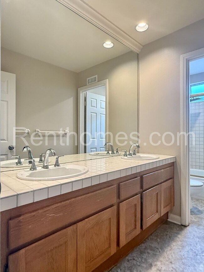 Building Photo - 12613 Crest Knolls Ct